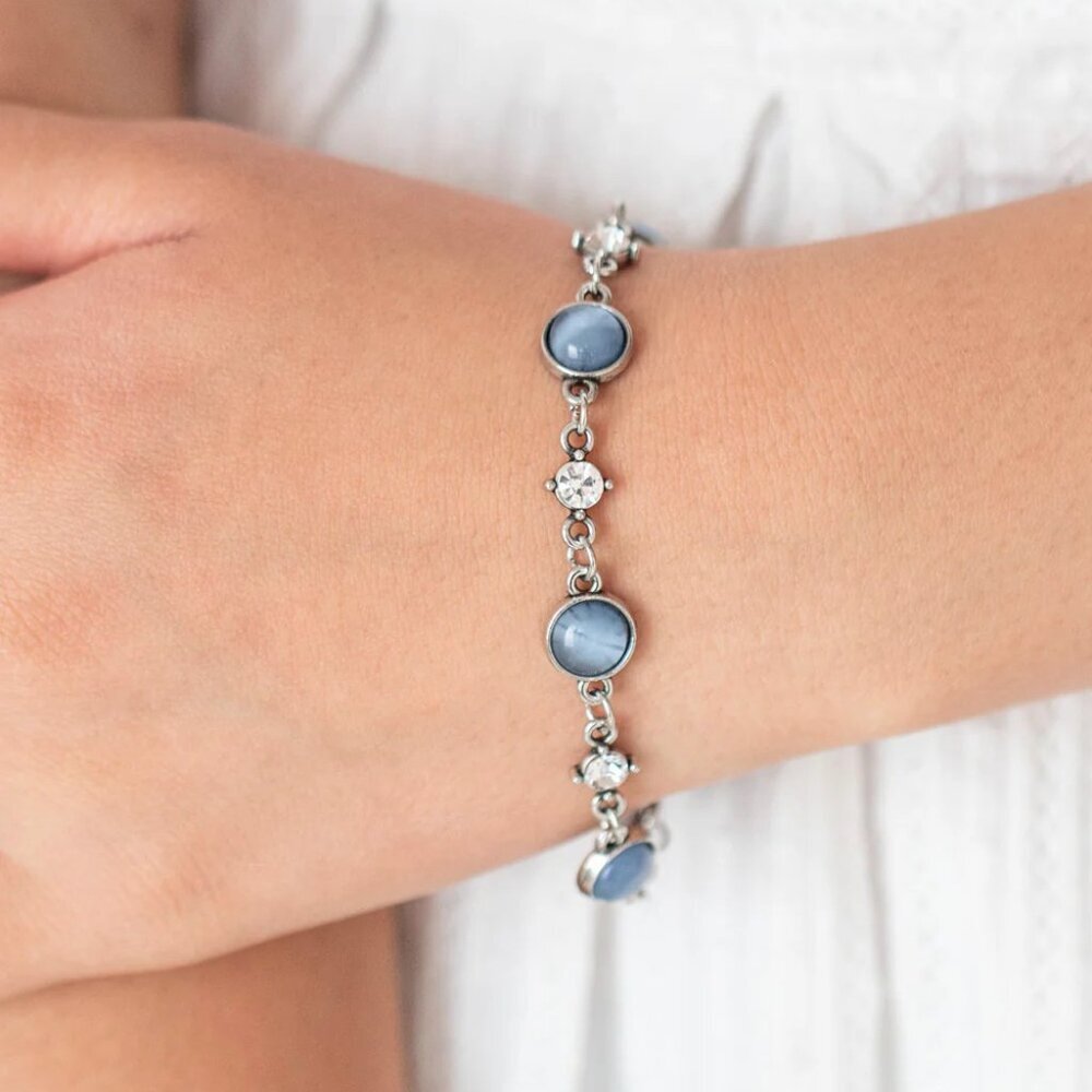 Paparazzi Jewelry Accessories - Use Your ILLUMINATION - Blue Bracelet - Vintage